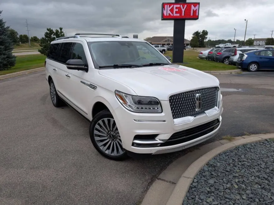 2019 Lincoln Navigator L Reserve photo 1