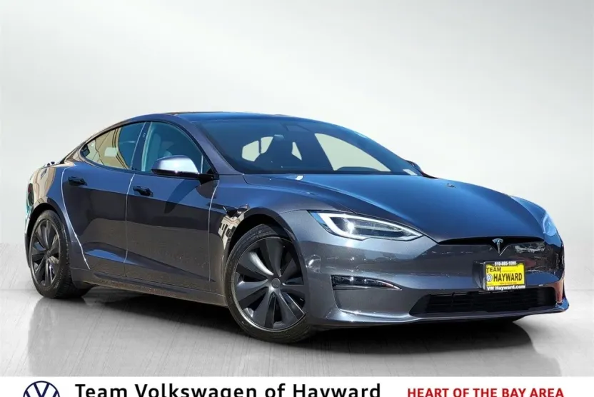 2022 Tesla Model S photo 1