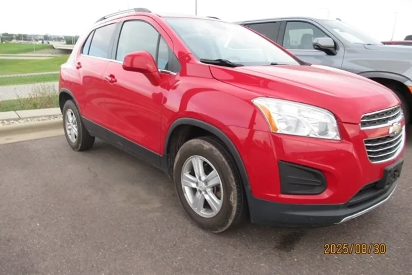2016 Chevrolet Trax LT photo 1