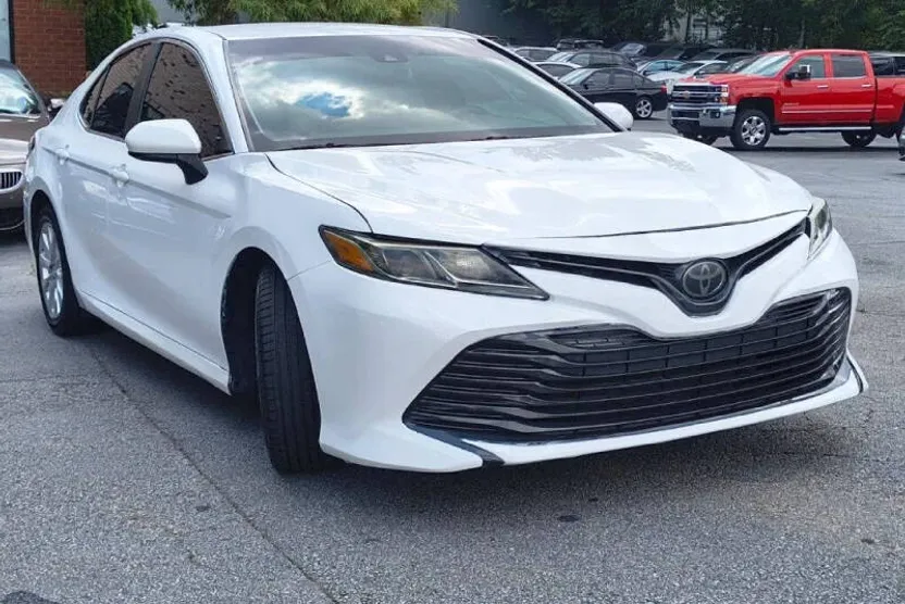 2018 Toyota Camry L photo 1