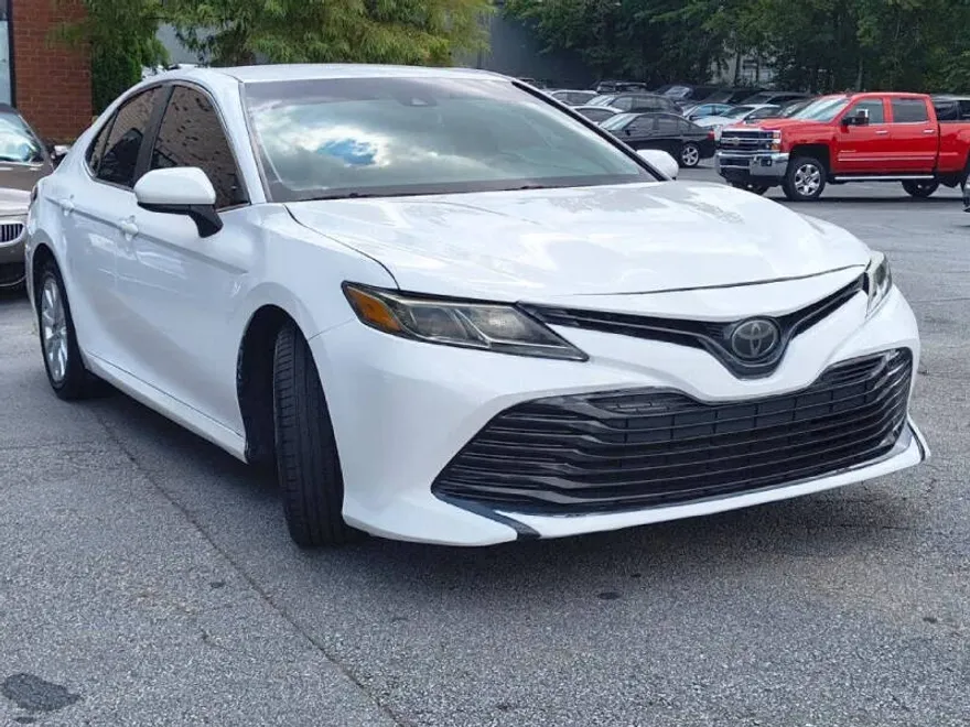 2018 Toyota Camry L photo 1