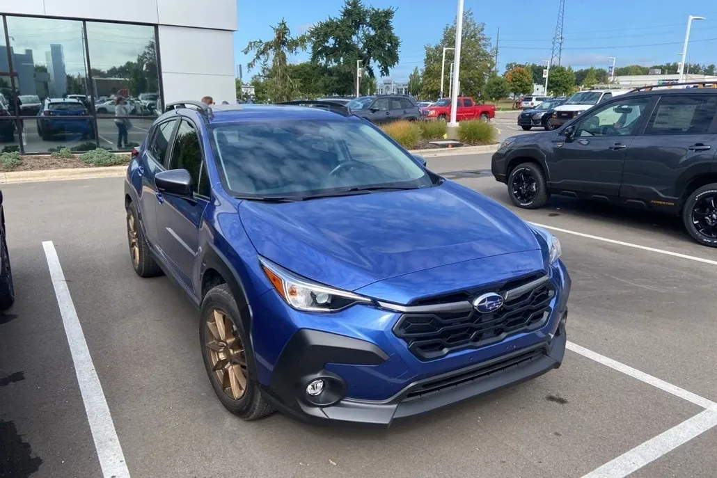 2025 Subaru Crosstrek Premium photo 1