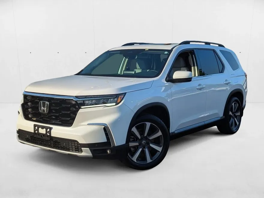 2023 Honda Pilot Touring Sport photo 1