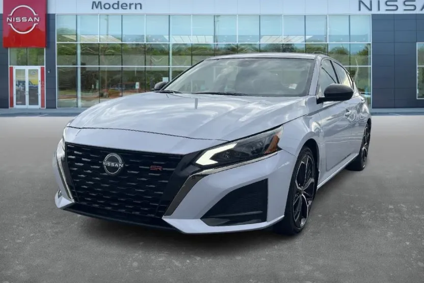 2024 Nissan Altima 2.5 SR photo 1