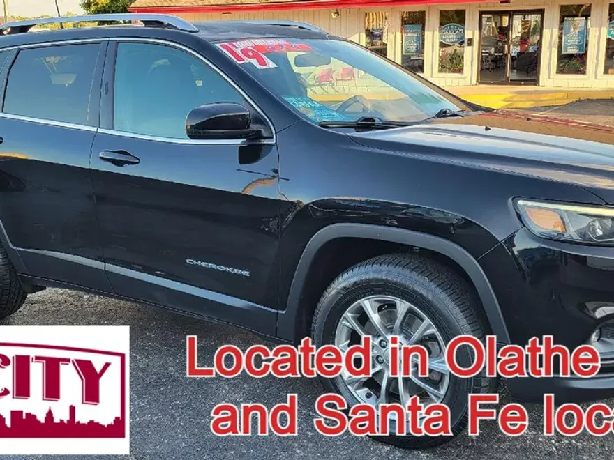 2019 Jeep Cherokee Latitude photo 1