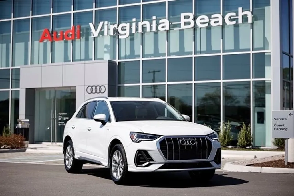2025 Audi Q3 Premium Plus photo 1