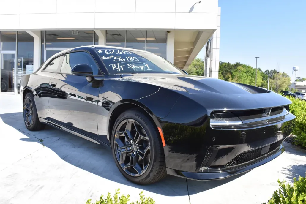 2025 Dodge Charger Daytona R/T AWD photo 1