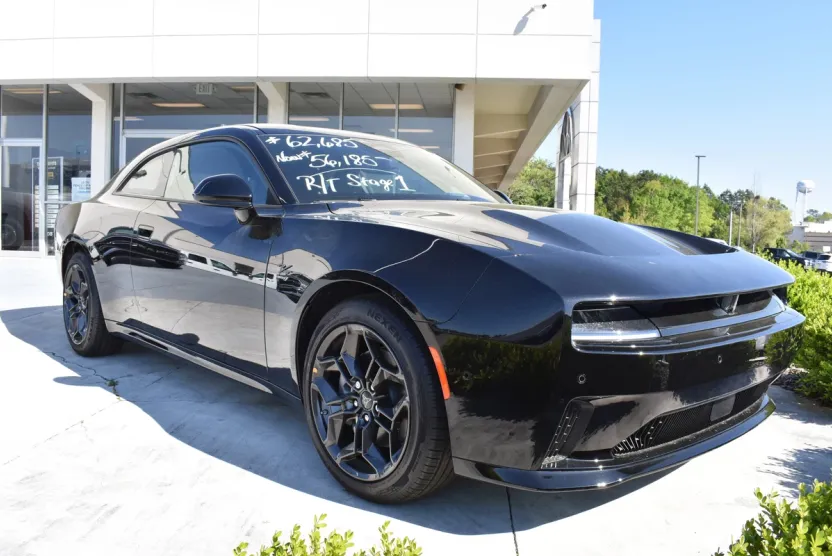 2025 Dodge Charger Daytona R/T AWD photo 1
