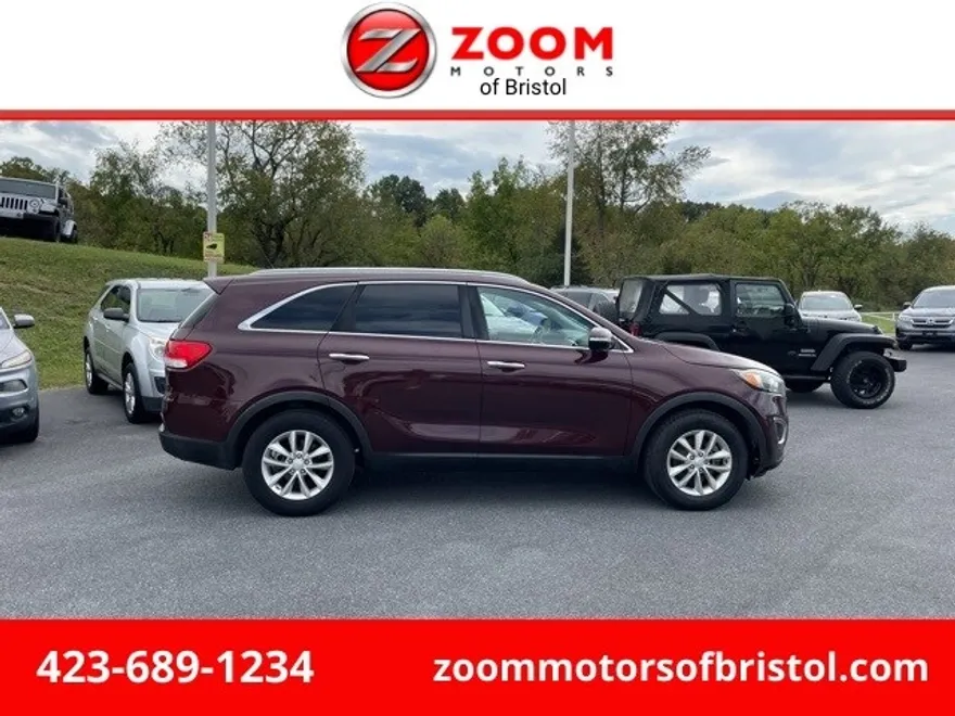 2017 Kia Sorento LX photo 1
