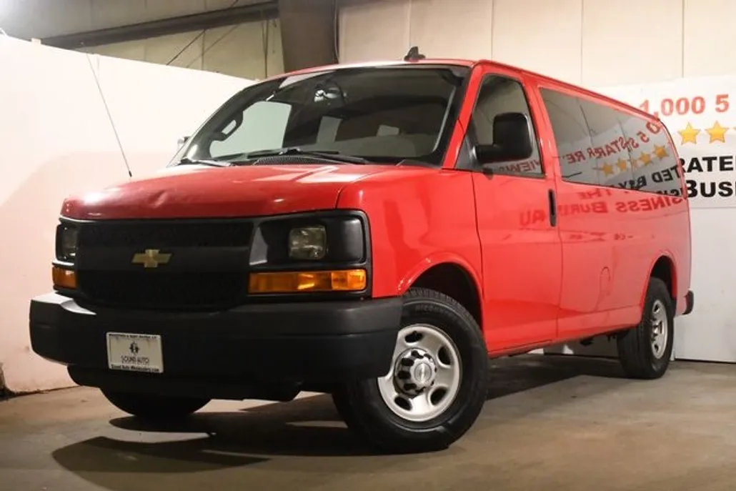 2016 Chevrolet Express 2500 Passenger photo 1