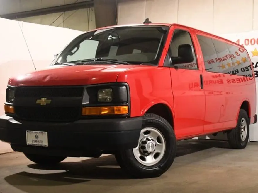 2016 Chevrolet Express 2500 Passenger photo 1