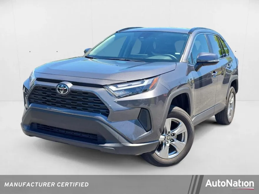 2024 Toyota RAV4 XLE photo 1
