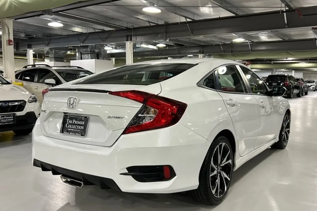 2020 Honda Civic Sport photo 1