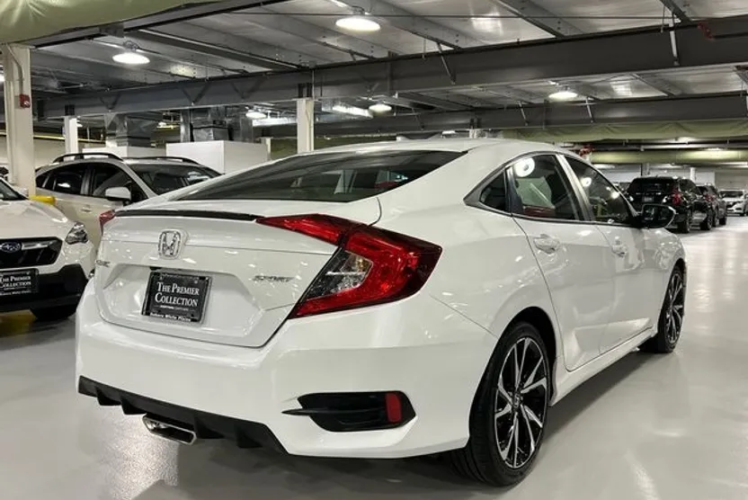 2020 Honda Civic Sport photo 1