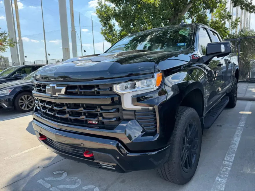 2024 Chevrolet Silverado 1500 LT Trail Boss photo 1