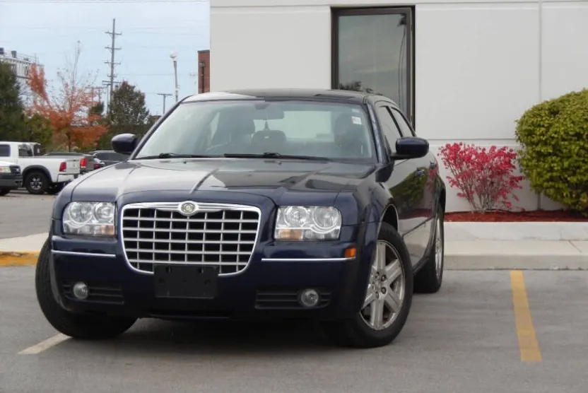 2005 Chrysler 300 Touring photo 1