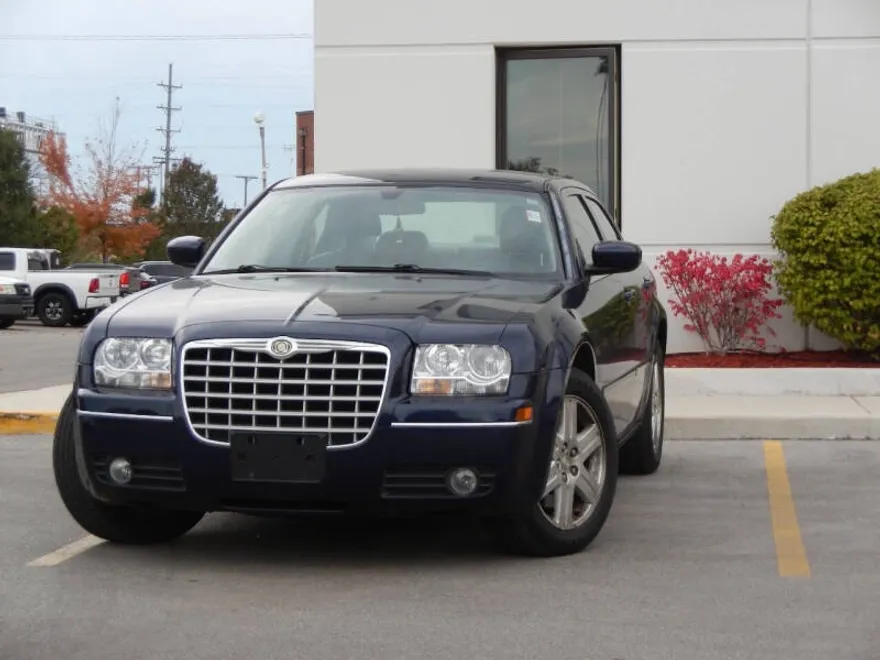 2005 Chrysler 300 Touring photo 1
