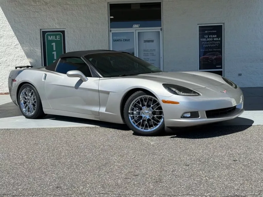 2005 Chevrolet Corvette Base photo 1