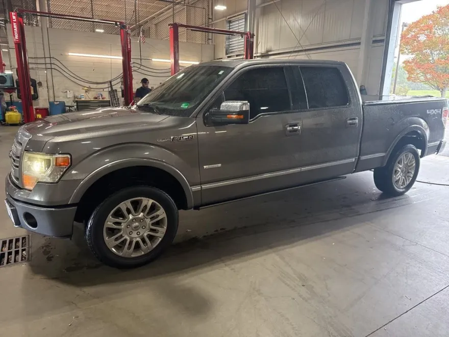 2014 Ford F-150 Platinum photo 1