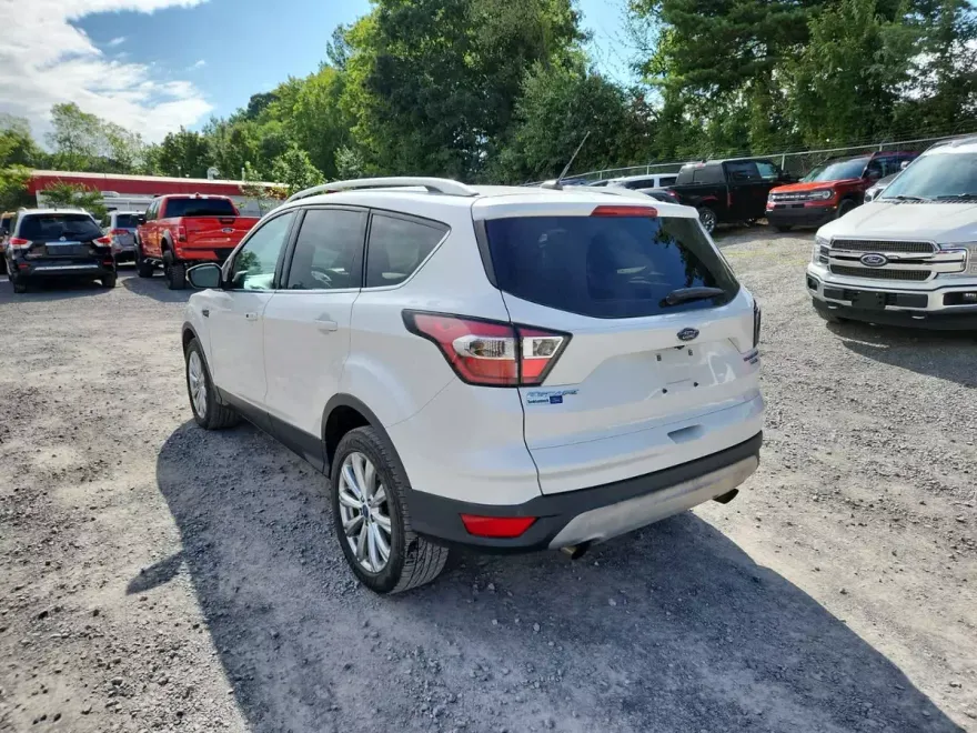2017 Ford Escape Titanium photo 1