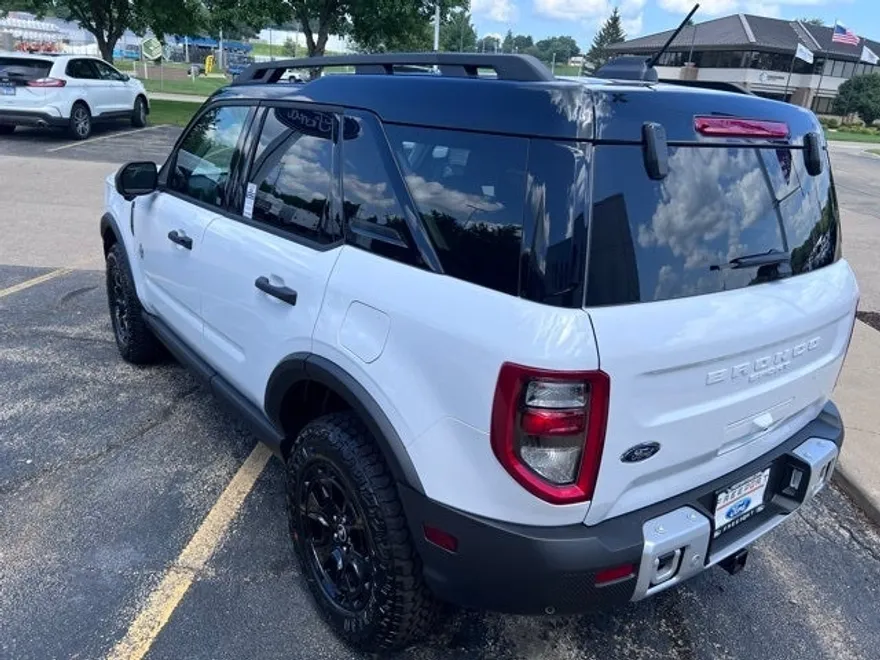 2025 Ford Bronco Sport Outer Banks photo 1