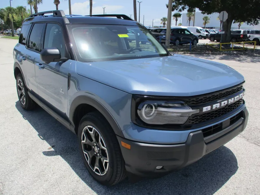 2025 Ford Bronco Sport Outer Banks photo 1