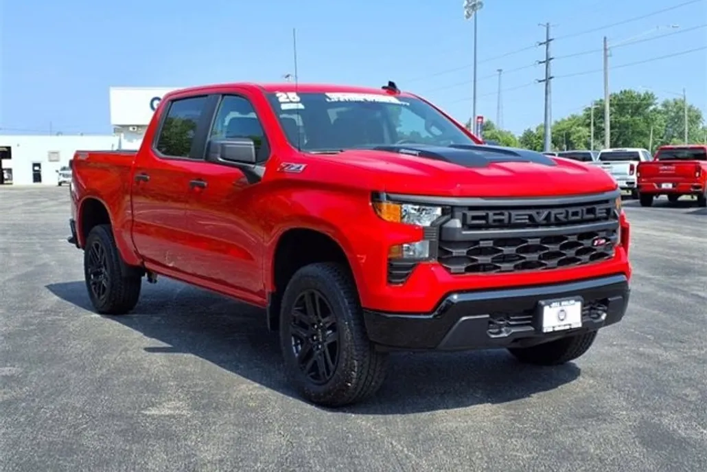 2025 Chevrolet Silverado 1500 Custom Trail Boss photo 1