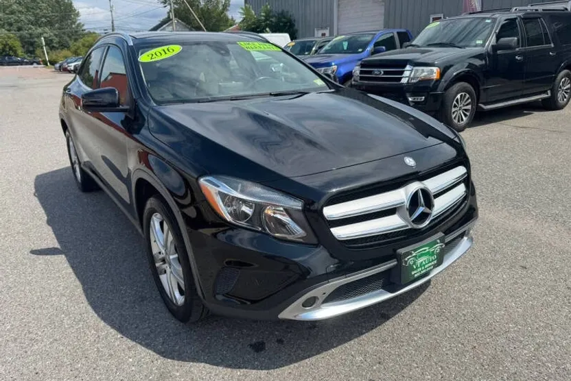 2016 Mercedes Benz GLA 250 photo 1