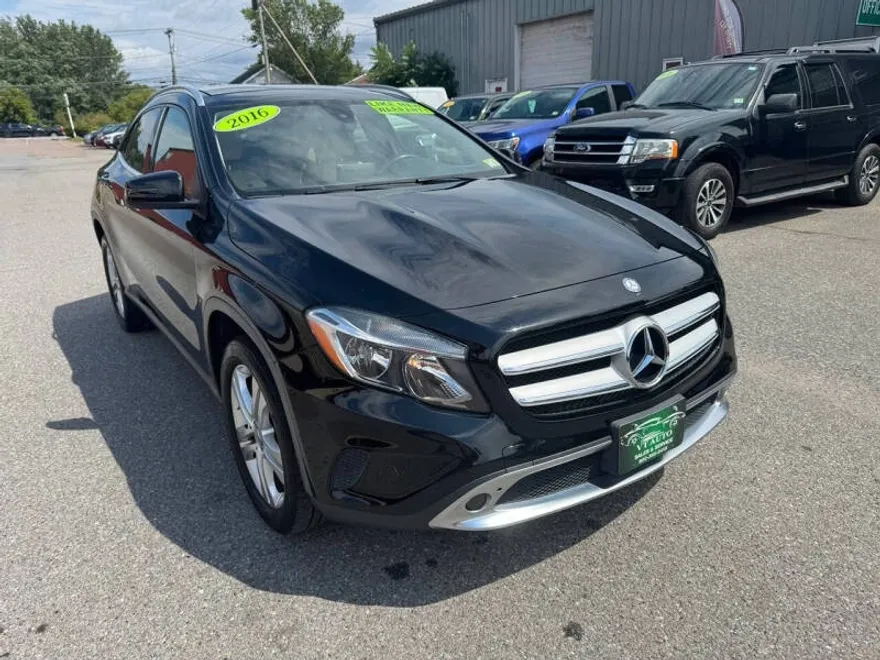 2016 Mercedes Benz GLA 250 photo 1