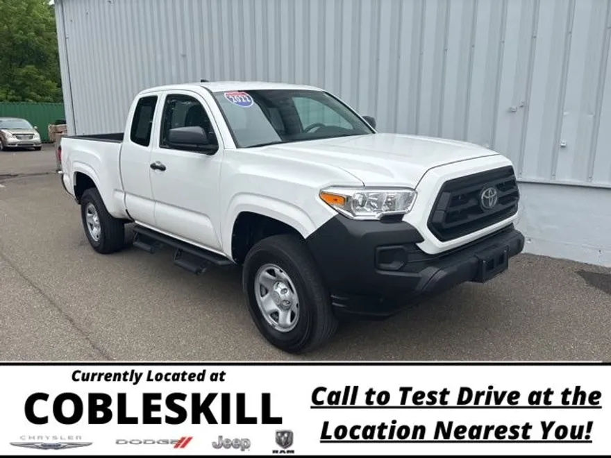 2022 Toyota Tacoma 4x4 Access Cab photo 1