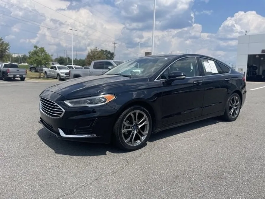 2019 Ford Fusion SEL photo 1