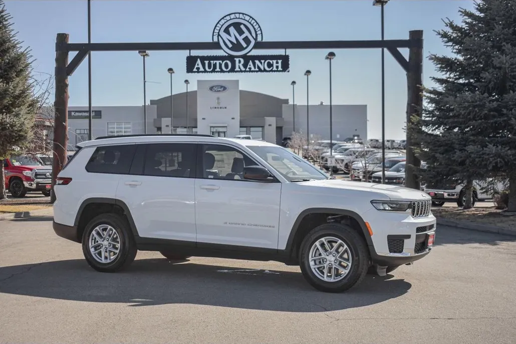 2025 Jeep Grand Cherokee Laredo X photo 1