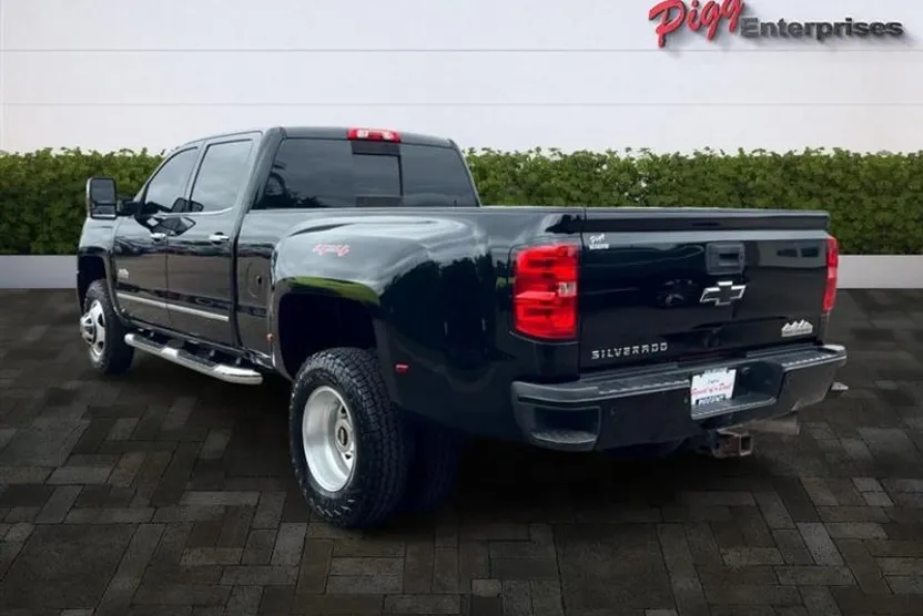 2017 Chevrolet Silverado 3500HD High Country photo 1