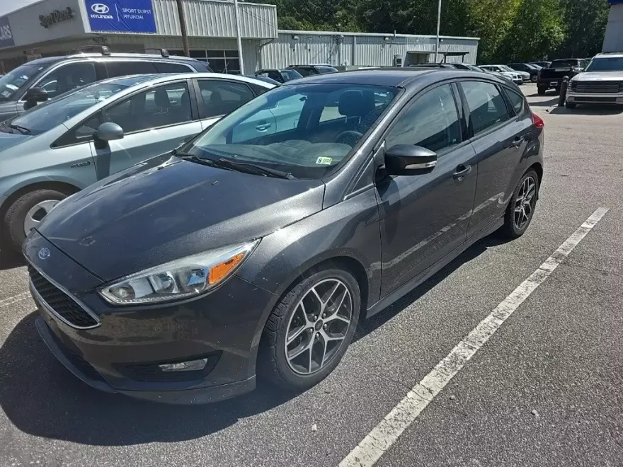 2016 Ford Focus SE photo 1