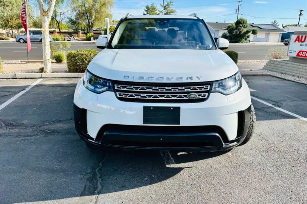 2017 Land Rover Discovery HSE Luxury photo 1