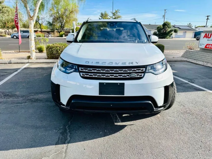 2017 Land Rover Discovery HSE Luxury photo 1