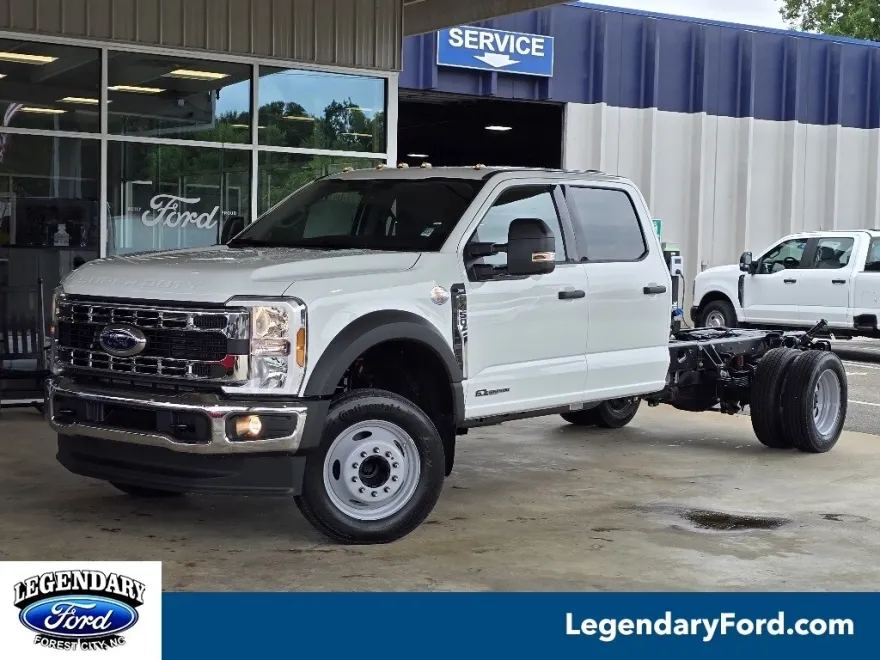 2025 Ford F-450 XLT photo 1