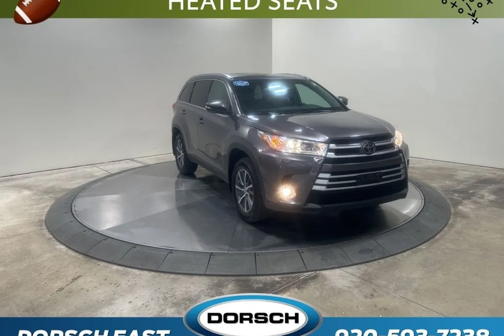 2019 Toyota Highlander XLE photo 1