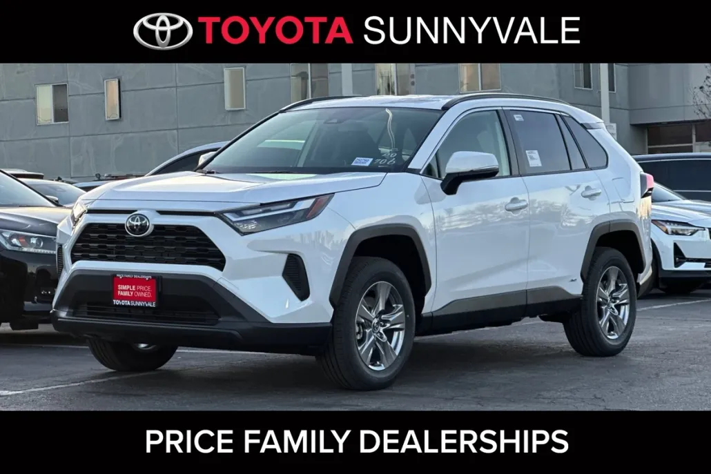 2025 Toyota RAV4 Hybrid LE photo 1