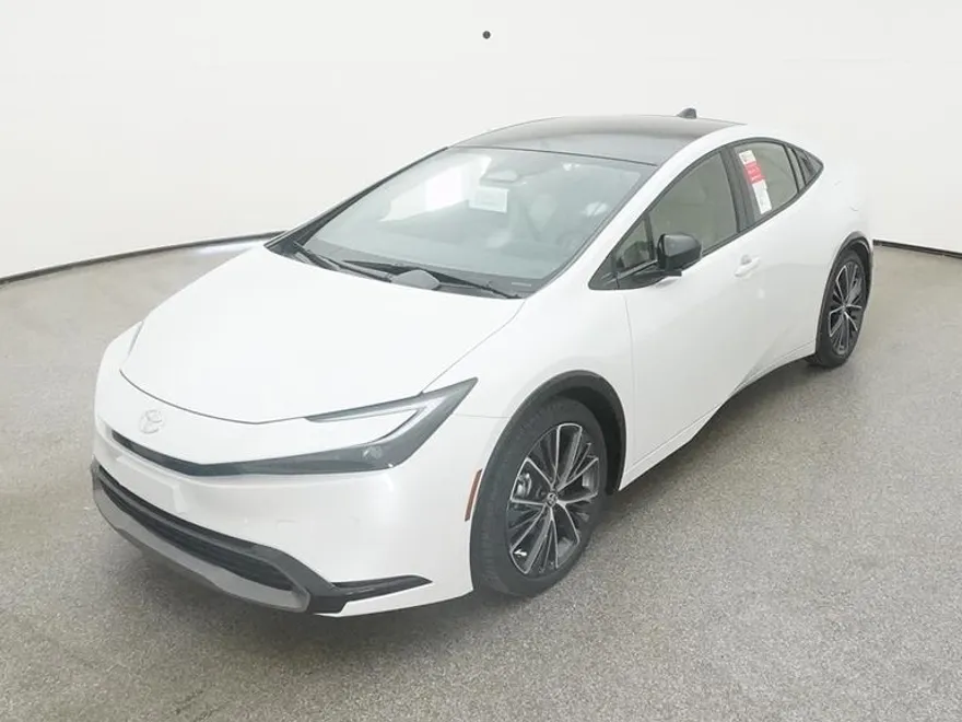 2025 Toyota Prius XLE photo 1
