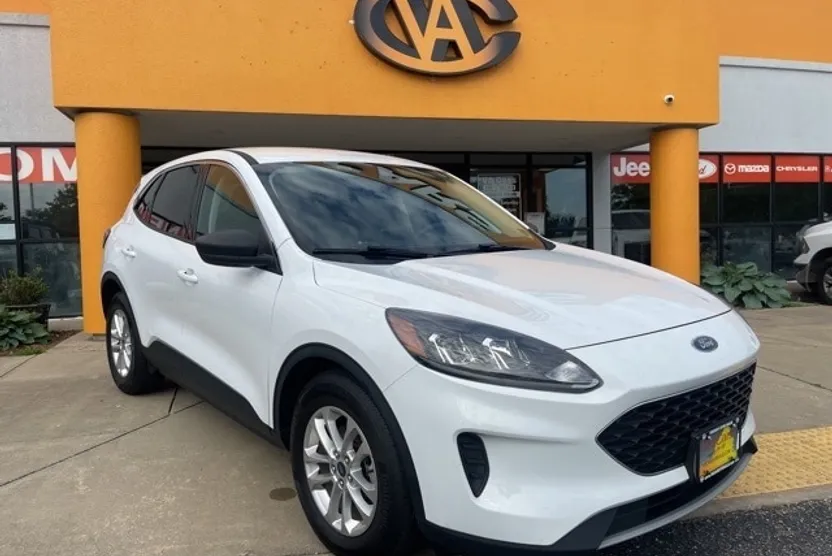 2022 Ford Escape Hybrid SE photo 1