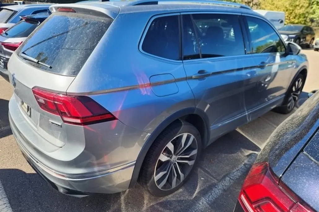 2020 Volkswagen Tiguan SEL Premium R-Line photo 1