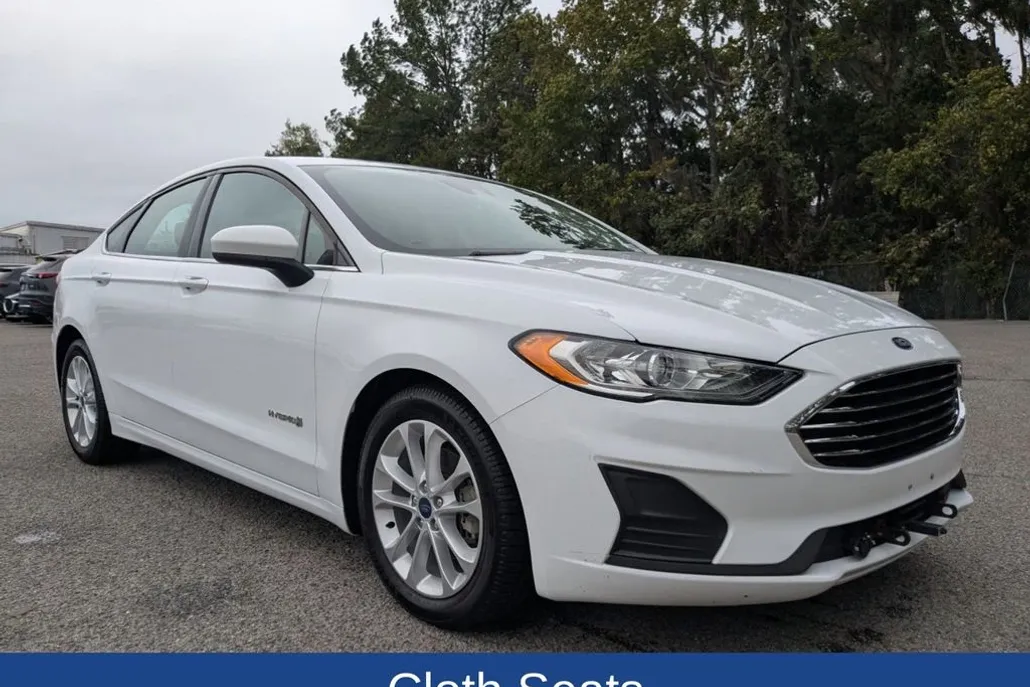 2019 Ford Fusion Hybrid SE photo 1