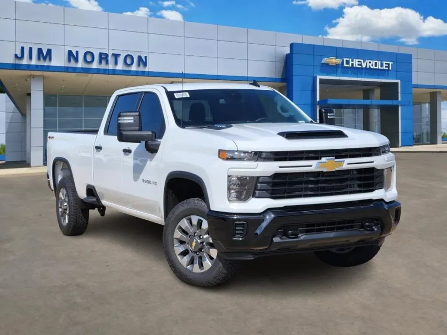 2025 Chevrolet Silverado 2500HD Custom photo 1