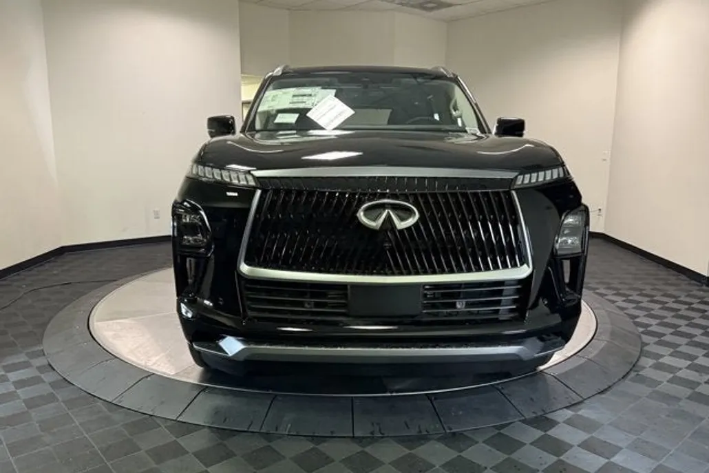 2026 Infiniti QX80 Luxe photo 1