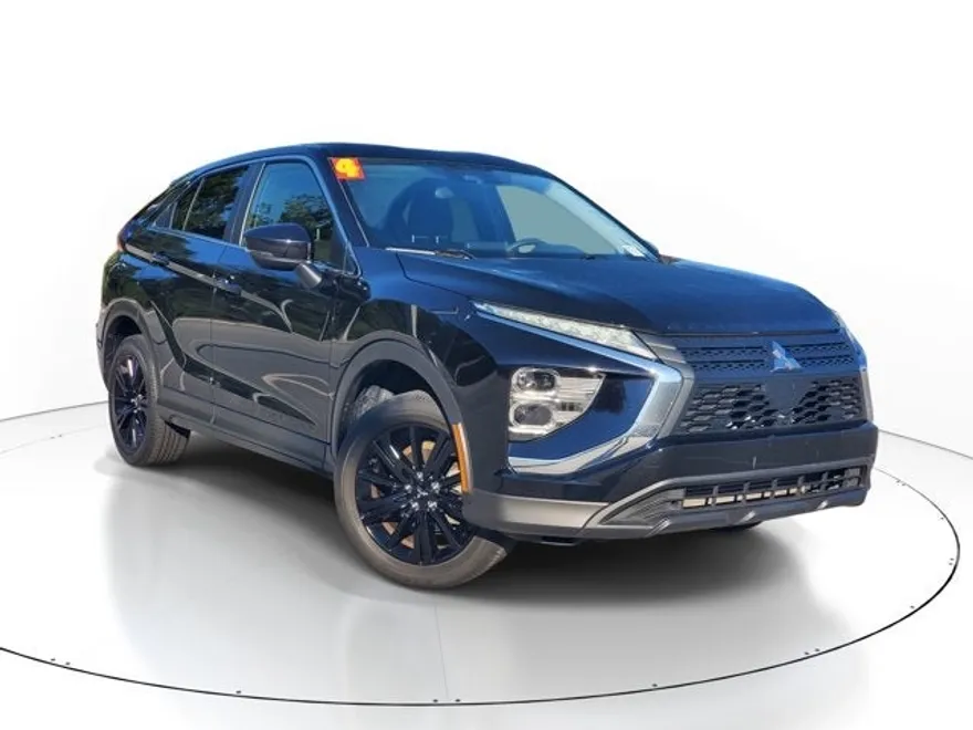 2024 Mitsubishi Eclipse Cross LE photo 1