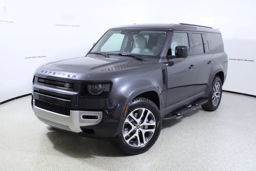 2025 Land Rover Defender 130 S photo 1