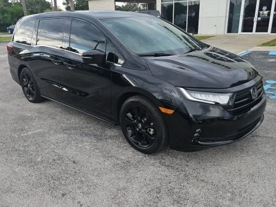 2023 Honda Odyssey Sport photo 1