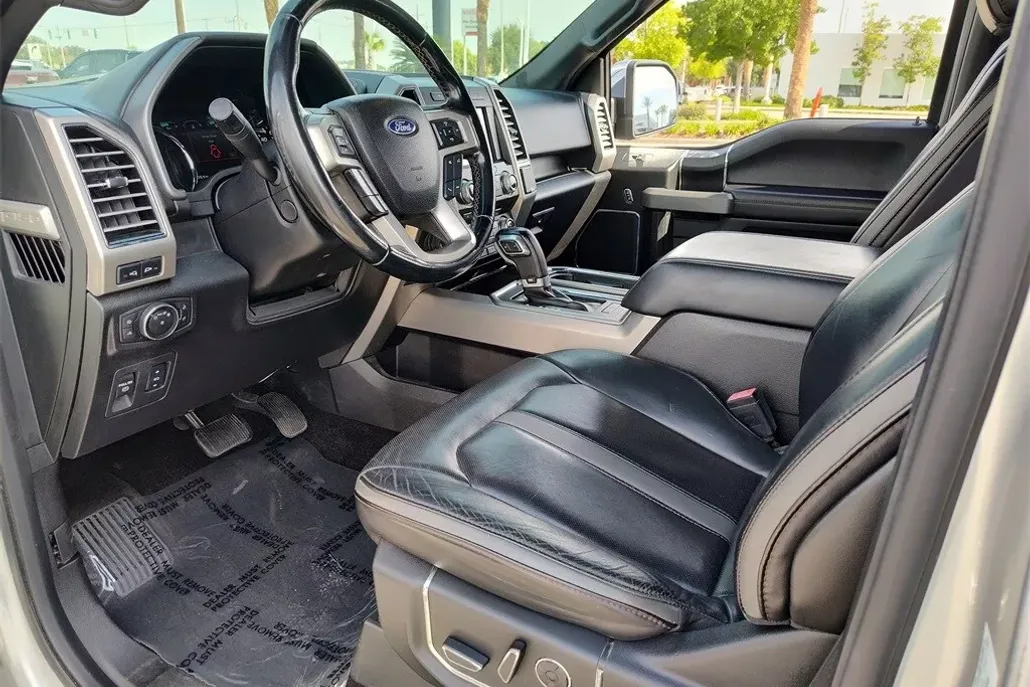 2018 Ford F-150 Platinum photo 1
