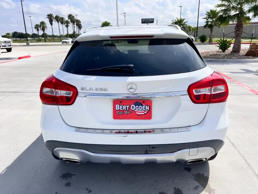 2018 Mercedes Benz GLA 250 photo 1